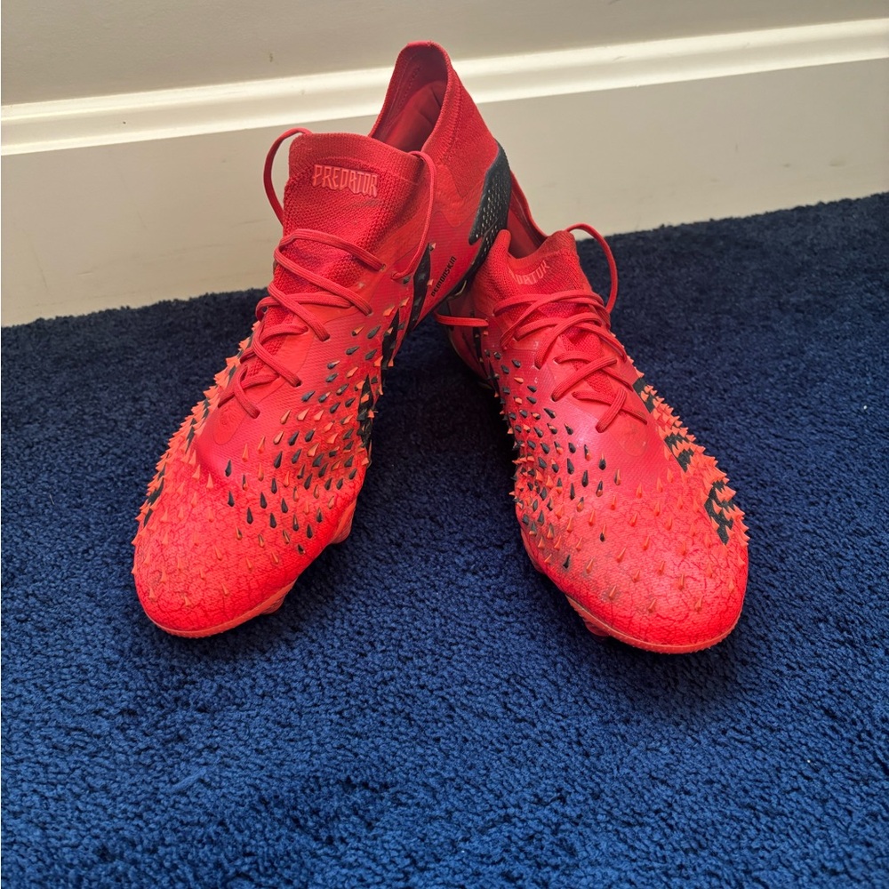 Adidas Predator Freak 1 Low SG Soccer Cleats Red Black Men’s 10.5